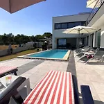 Elsa Villa